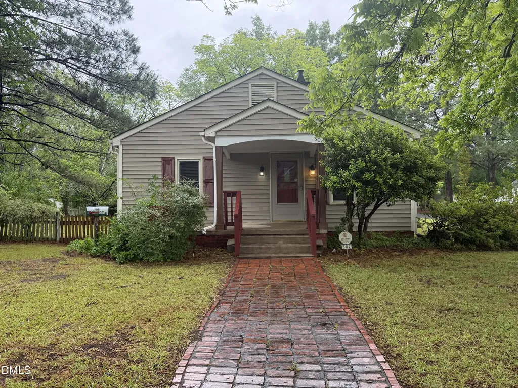 302 N Brevard Street Selma NC 27576