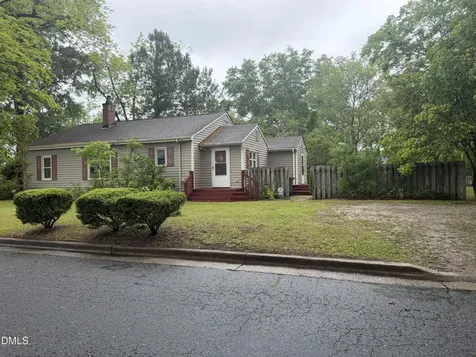 302 N Brevard Street Selma NC 27576
