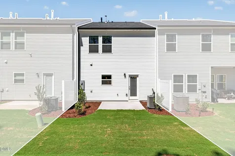 610 Barrington Row Avenue Zebulon NC 27597