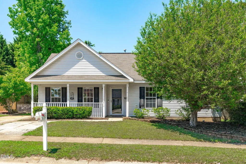 512 Lee Street Holly Springs NC 27540