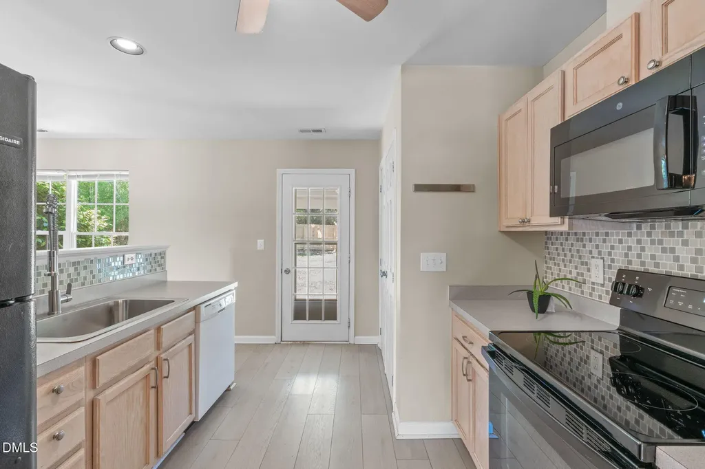 512 Lee Street Holly Springs NC 27540