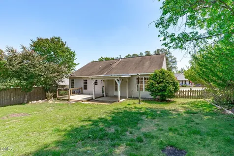 512 Lee Street Holly Springs NC 27540