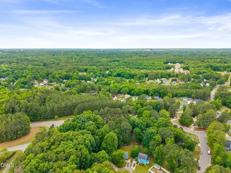 16 Meadowcrest Drive Durham NC 27703