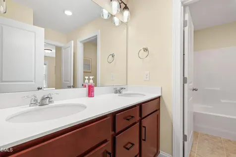 513 Henham Way Zebulon NC 27597
