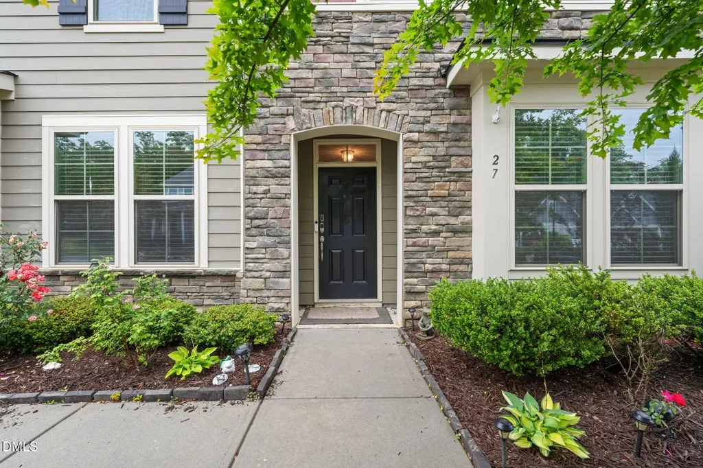 27 Needham Lane Clayton NC 27527