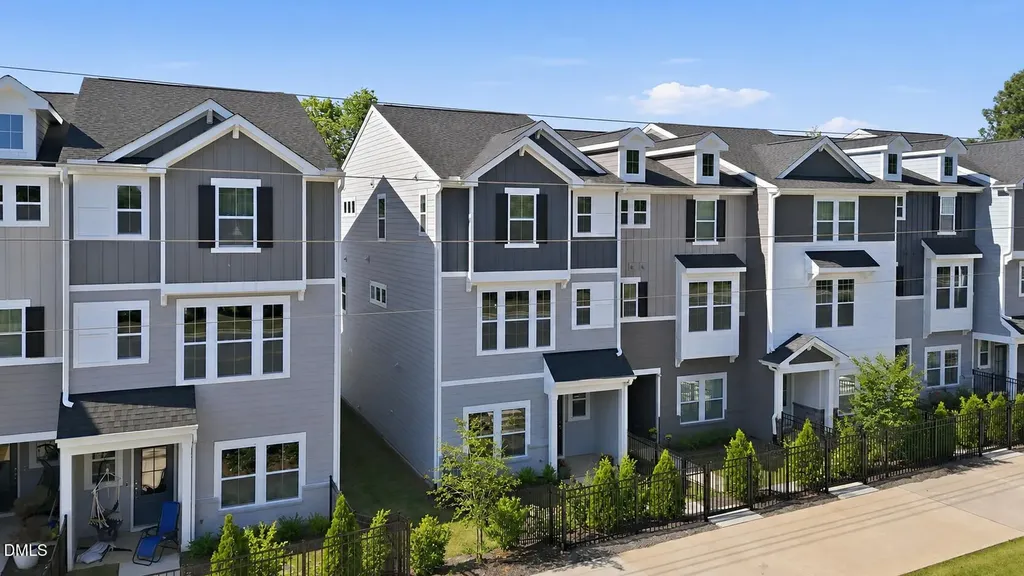 211 Pond View Court Fuquay Varina NC 27526