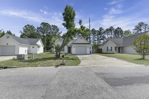 862 Nighthawk Place Fayetteville NC 28314