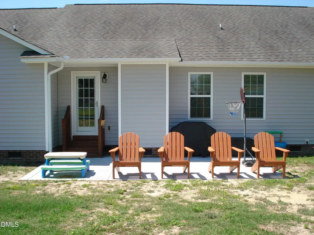 167 Courtney Lane Dunn NC 28334