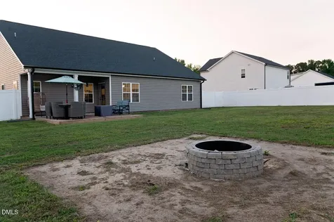 81 Rolling Pasture Way Sanford NC 27332