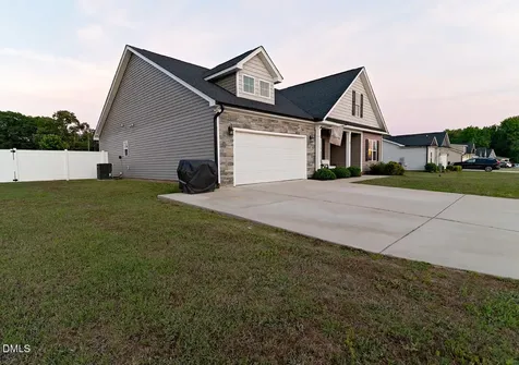 81 Rolling Pasture Way Sanford NC 27332