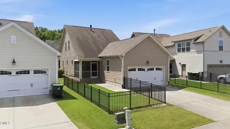 2820 Haw River Trail Apex NC 27502