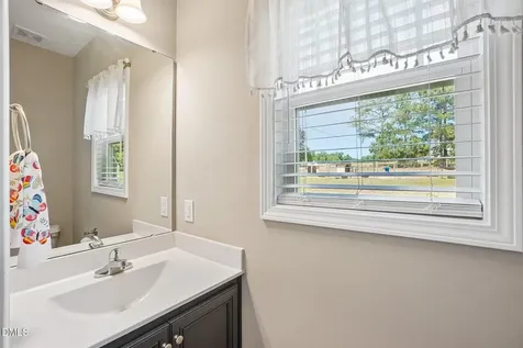 17 Fields Way Coats NC 27521