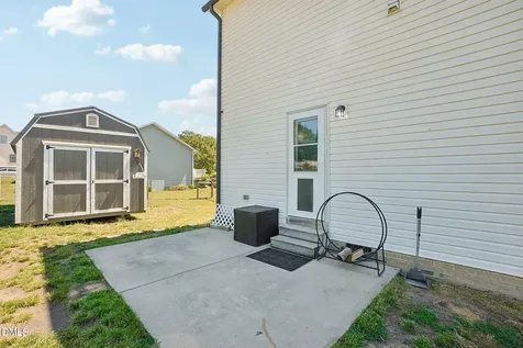 17 Fields Way Coats NC 27521