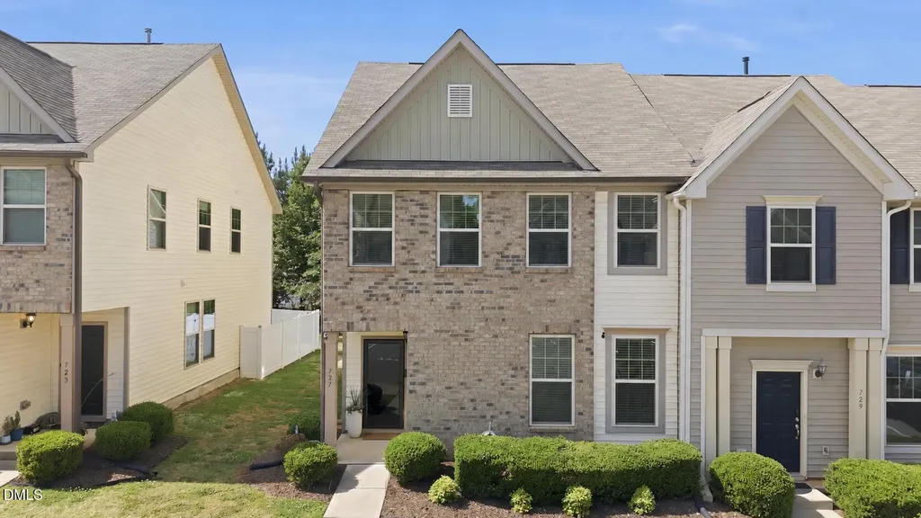 727 Maypearl Lane Raleigh NC 27610