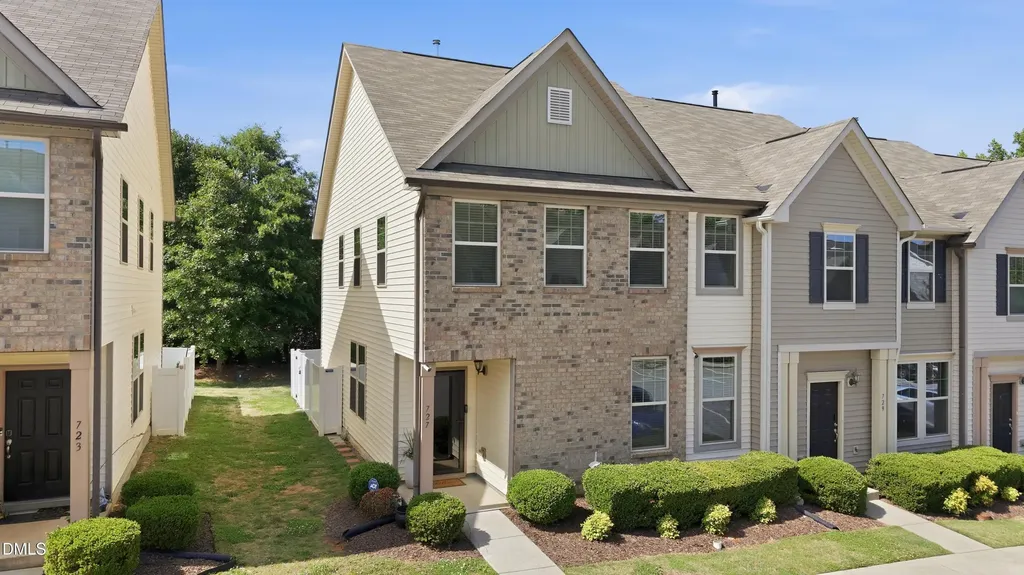 727 Maypearl Lane Raleigh NC 27610