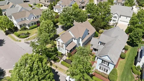 1612 Green Oaks Parkway Holly Springs NC 27540