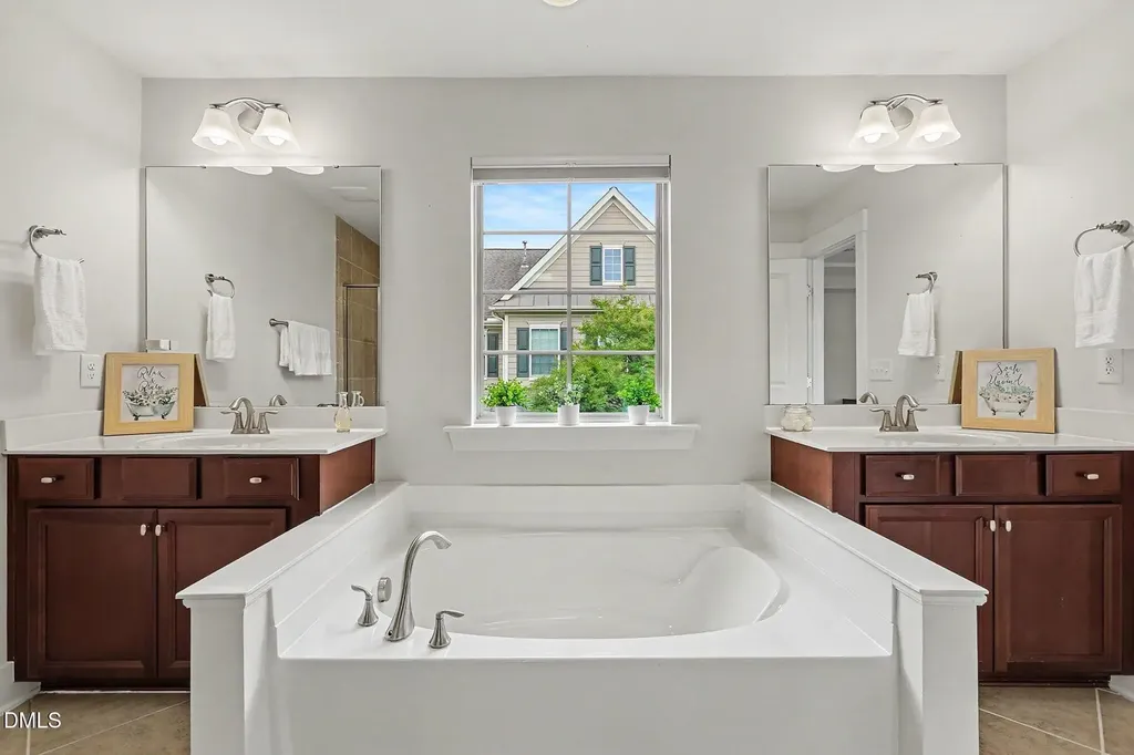 9207 Giralda Walk Raleigh NC 27617