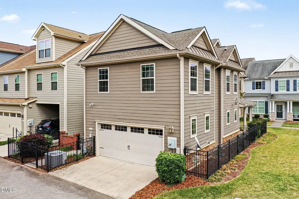 9207 Giralda Walk Raleigh NC 27617