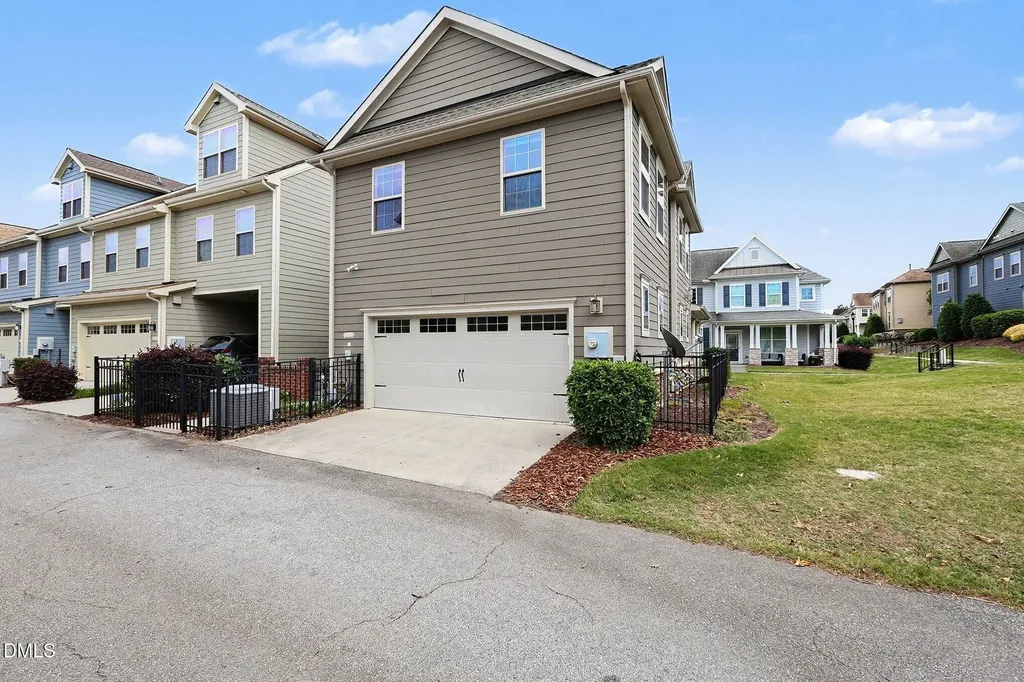 9207 Giralda Walk Raleigh NC 27617
