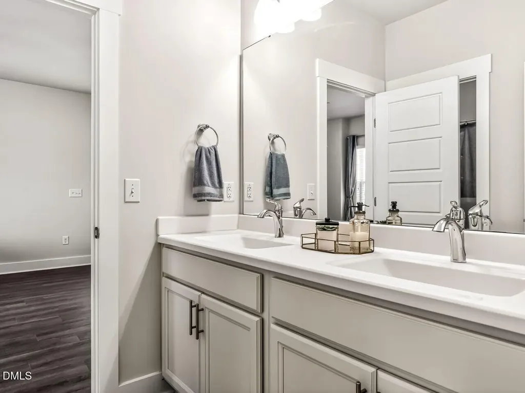 2516 Glade Mill Court Fuquay Varina NC 27526