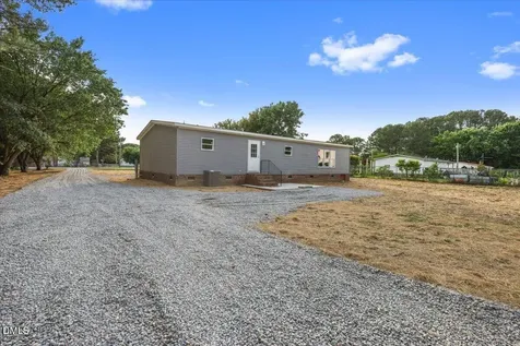 5737 Lloyd Road Lucama NC 27851