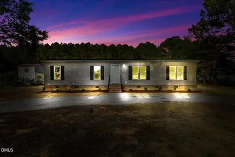 5737 Lloyd Road Lucama NC 27851
