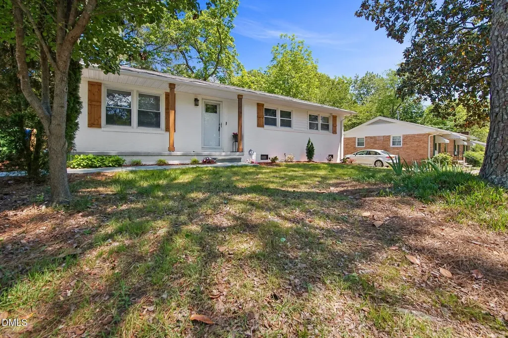 829 Greenwich Street Raleigh NC 27610