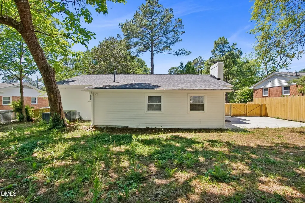 829 Greenwich Street Raleigh NC 27610