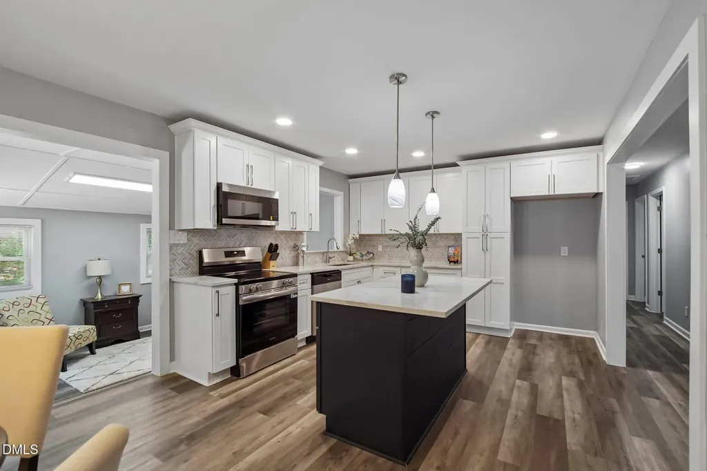 829 Greenwich Street Raleigh NC 27610