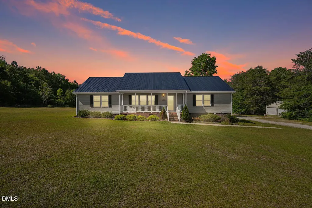 68 Sparky Lane Broadway NC 27505