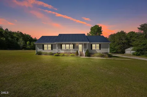 68 Sparky Lane Broadway NC 27505