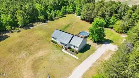 68 Sparky Lane Broadway NC 27505