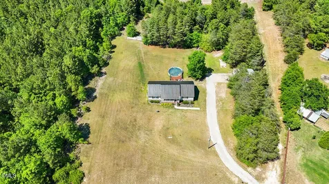 68 Sparky Lane Broadway NC 27505