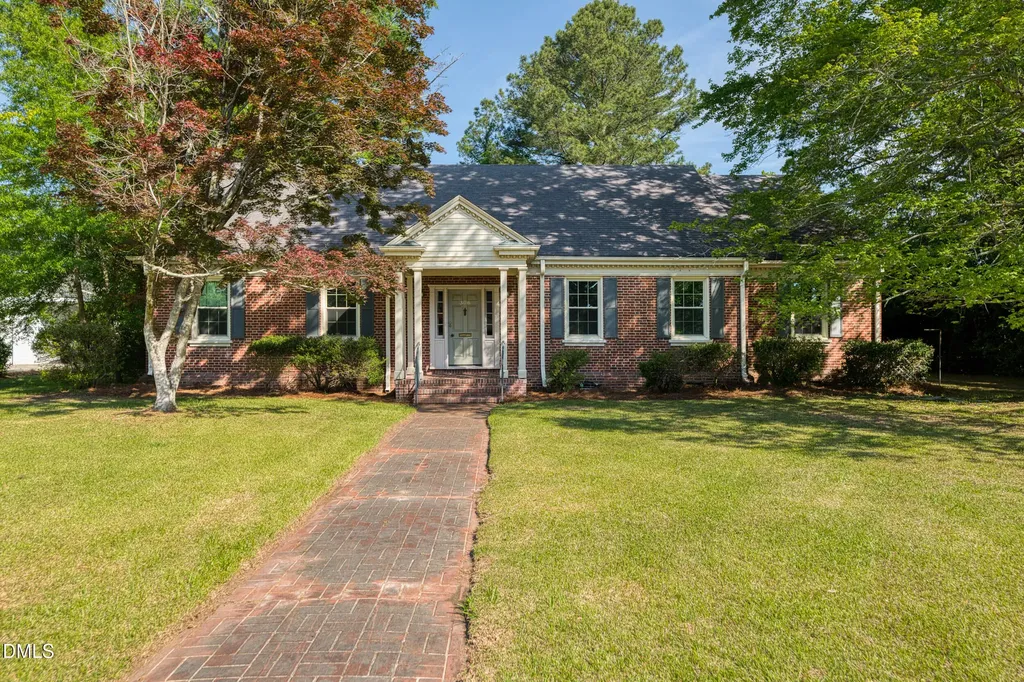 306 S Howard Circle Tarboro NC 27886