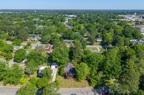 306 S Howard Circle Tarboro NC 27886