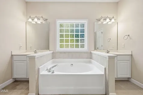 613 Middle Bridge Wake Forest NC 27587