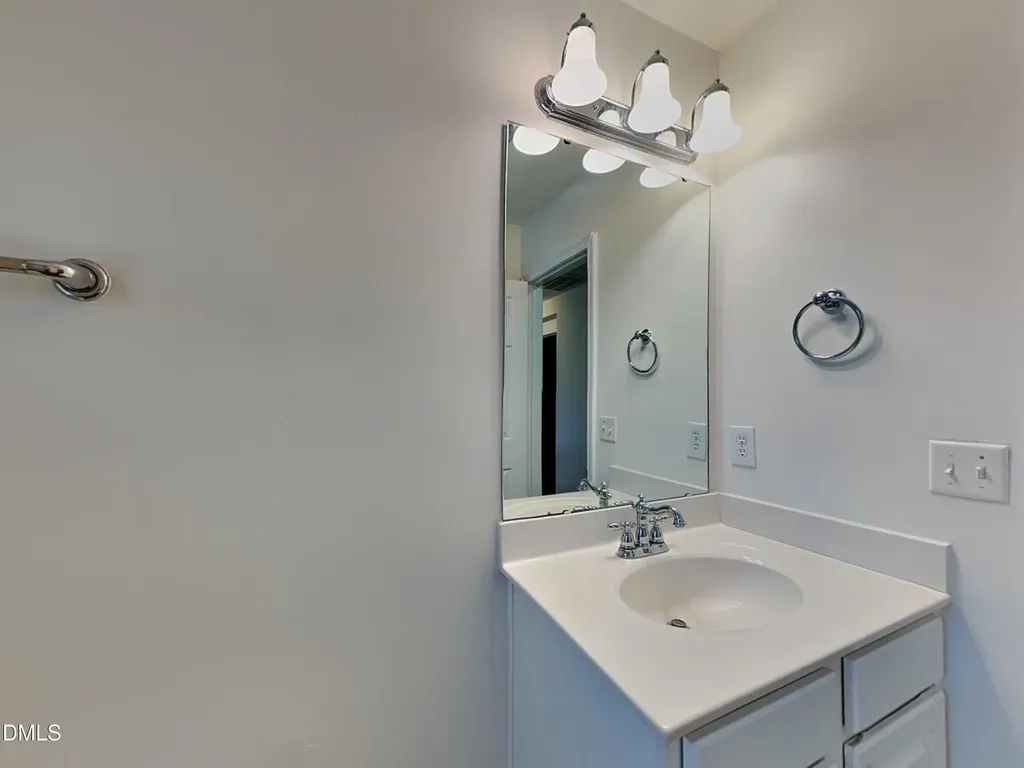 2809 Roundleaf Court Raleigh NC 27604