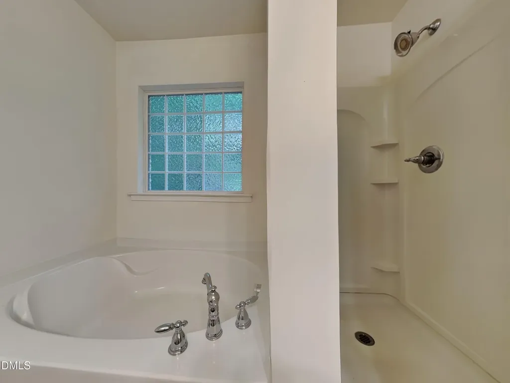 2809 Roundleaf Court Raleigh NC 27604