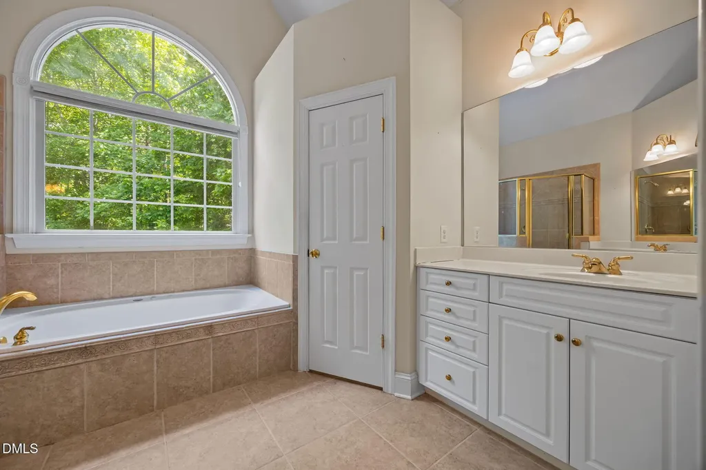 10002 Crystal Cove Chapel Hill NC 27517