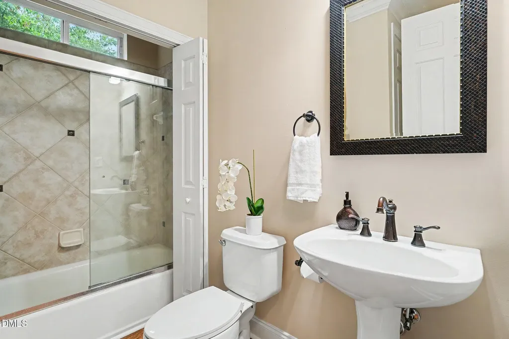 1905 Falls Farm Crossing Raleigh NC 27614