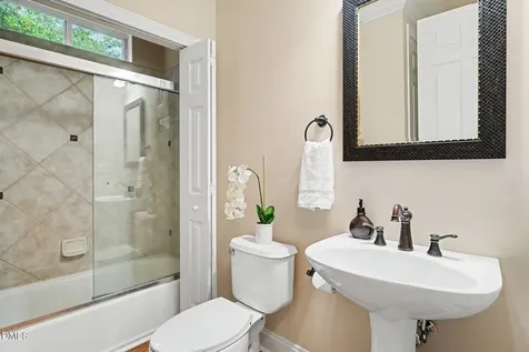 1905 Falls Farm Crossing Raleigh NC 27614