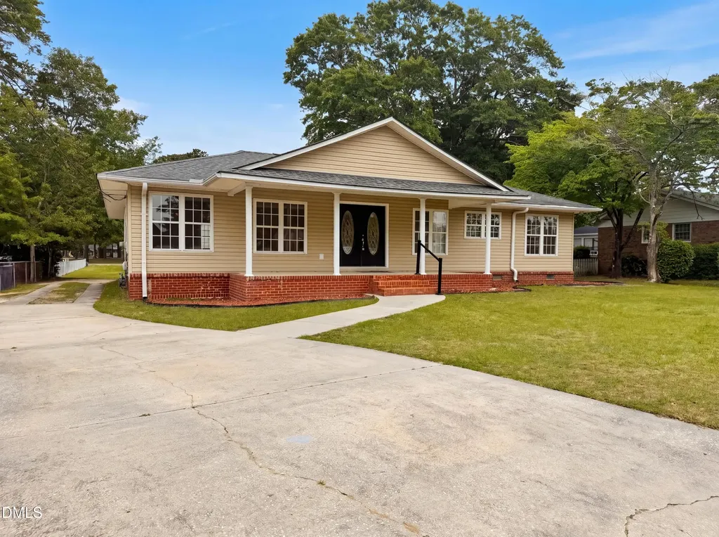 1210 N Park Avenue Dunn NC 28334