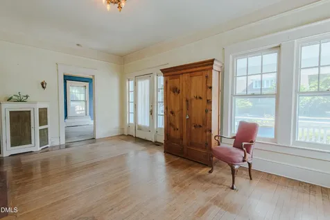 215 E 5th Street Burlington NC 27215