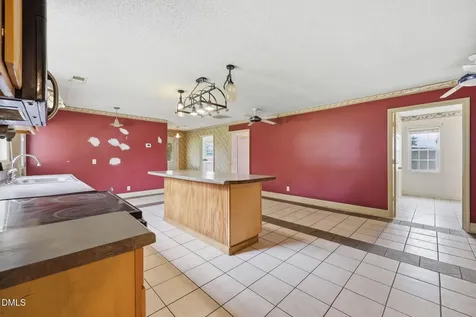 3397 U.s. 301 Dunn NC 28334