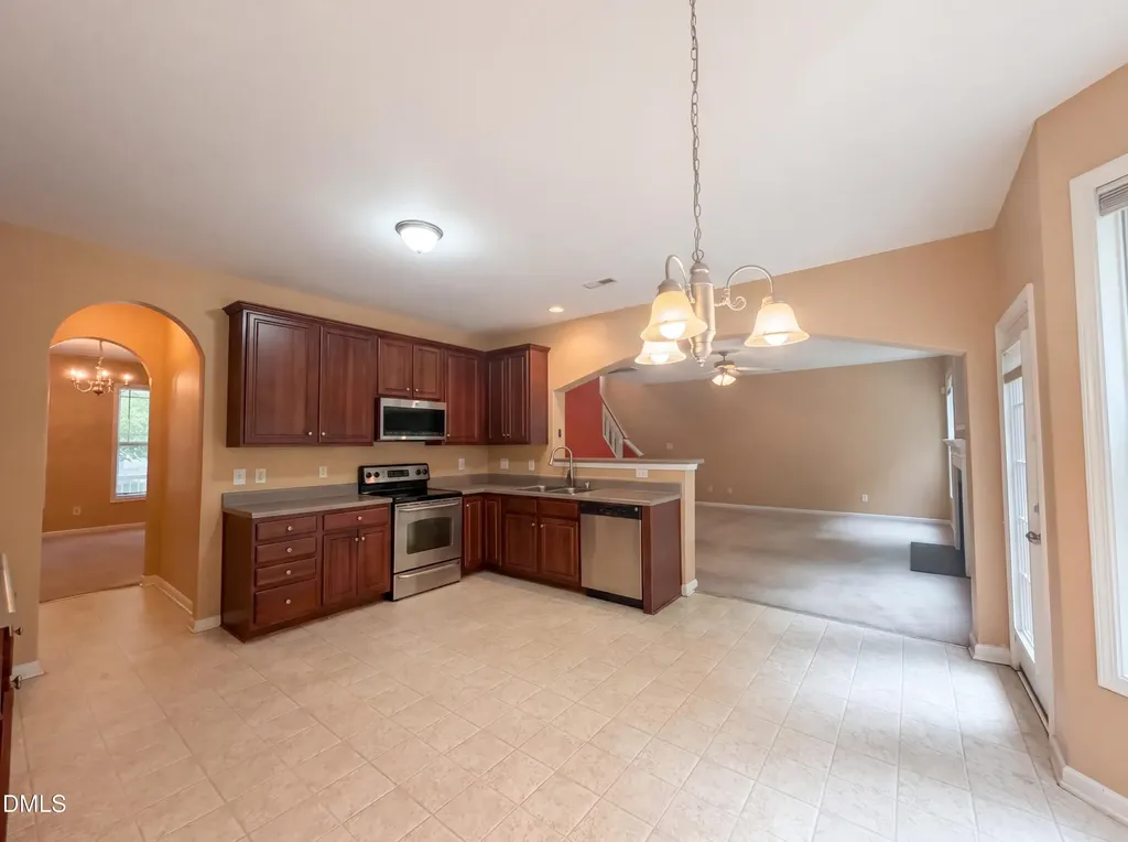 3221 Sunbright Lane Raleigh NC 27610