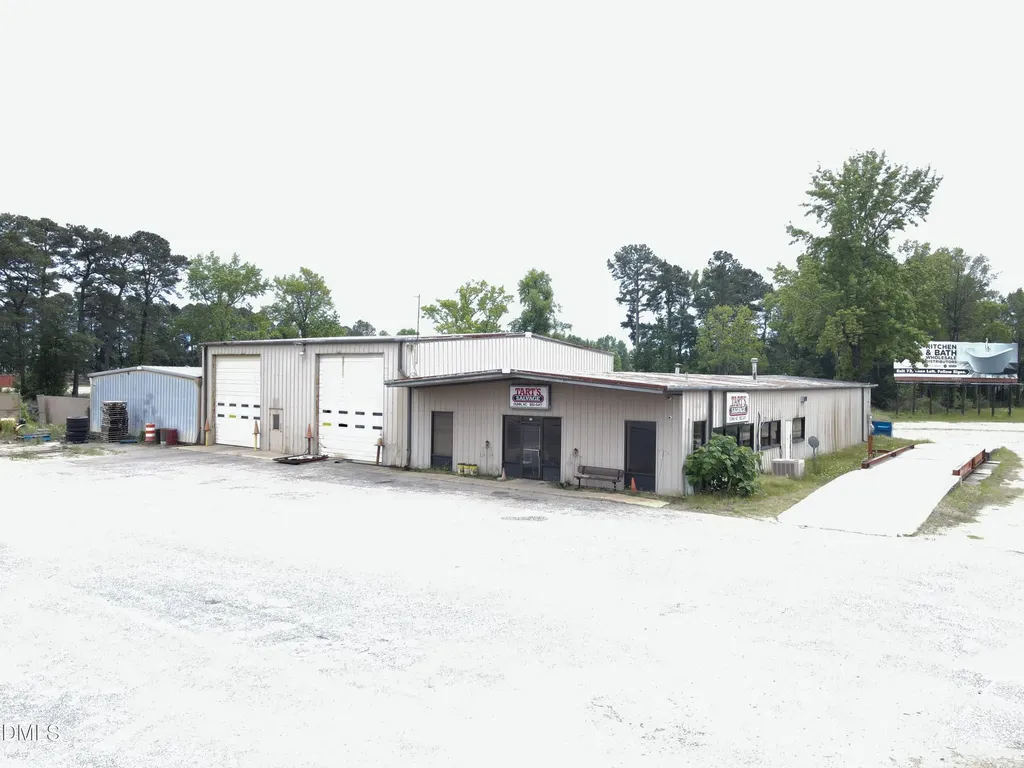 990 George Perry Lee Road Dunn NC 28334