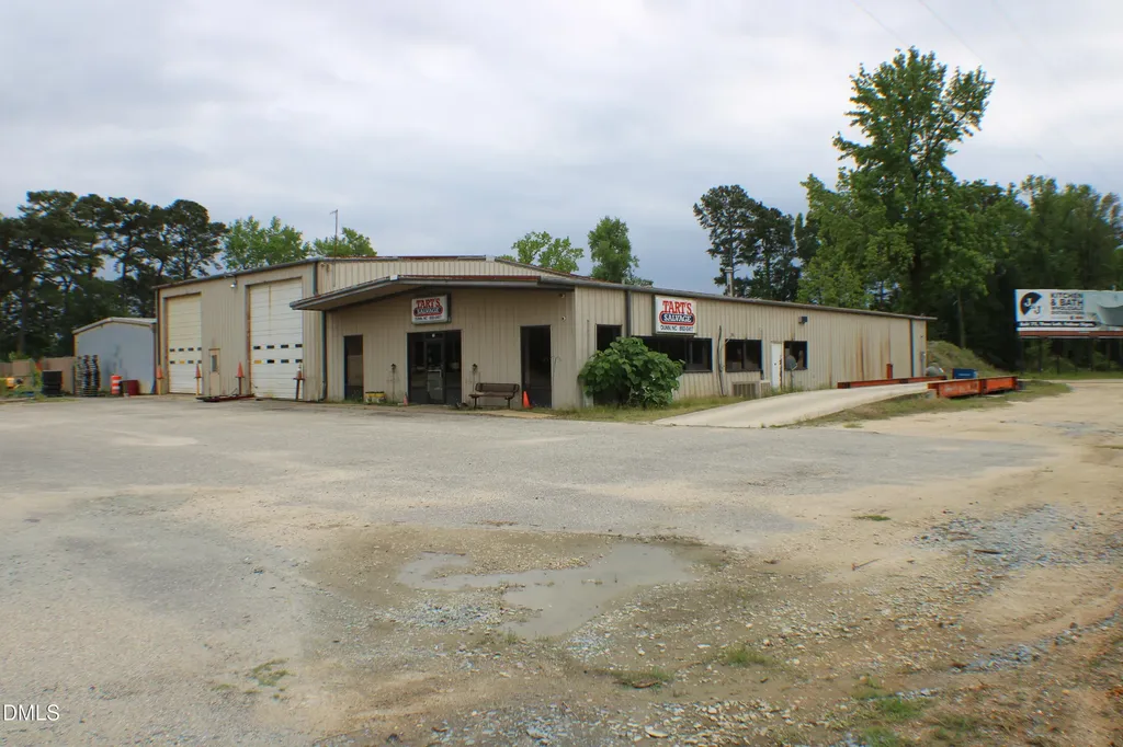 990 George Perry Lee Road Dunn NC 28334