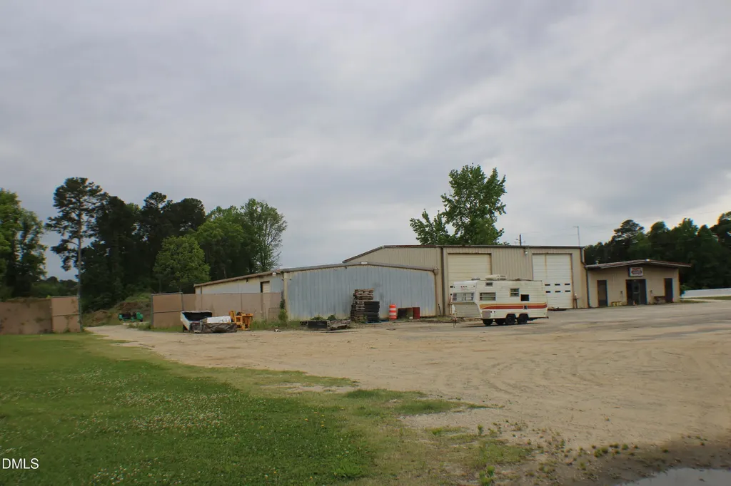 990 George Perry Lee Road Dunn NC 28334