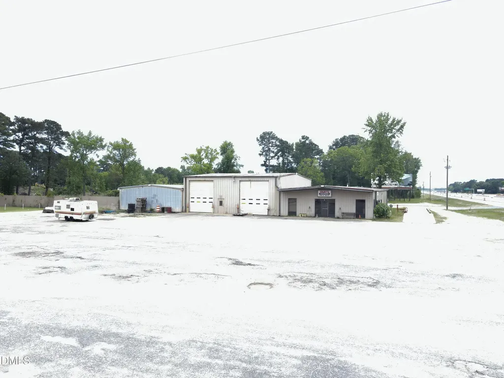 990 George Perry Lee Road Dunn NC 28334
