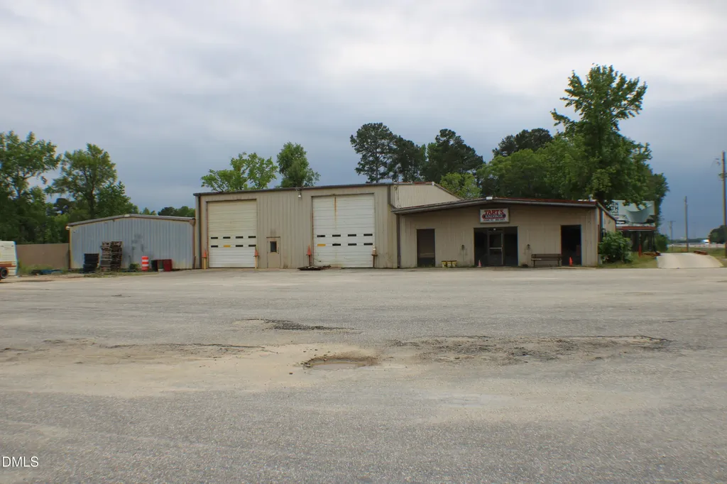 990 George Perry Lee Road Dunn NC 28334